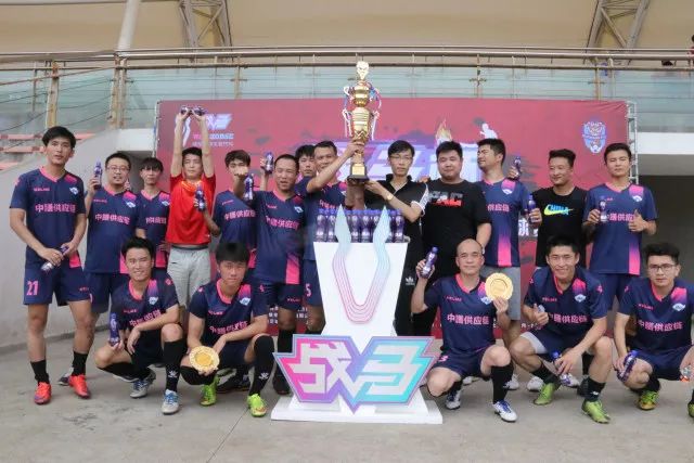 浙江4-1三镇 托利奇双响米特里策无解一条龙+传射李昂飞踹直红